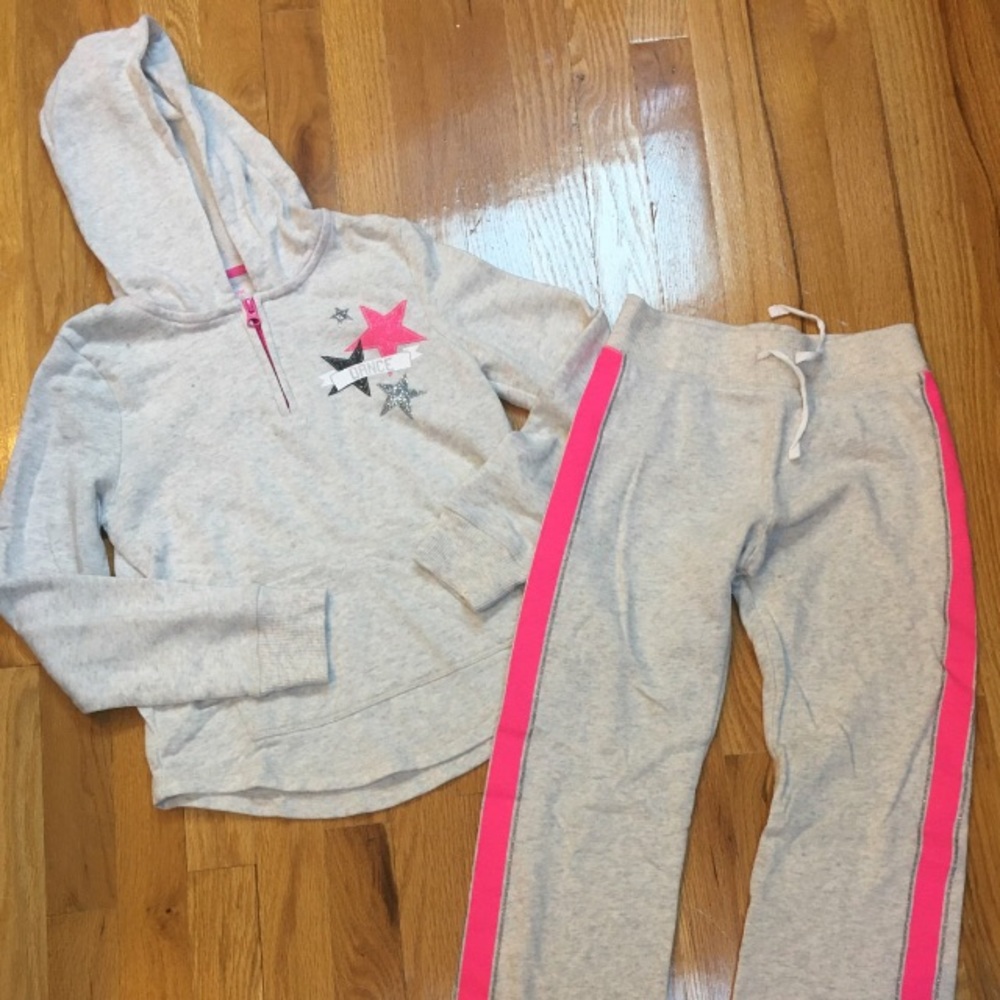 Track suit - Picture 2 of 3